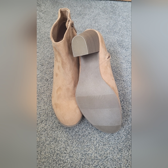 TAN wedges - Picture 3 of 3